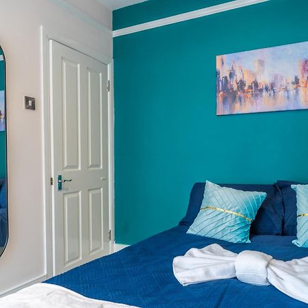 Beautiful 2 Bedroom With Private Garden In Wimbledon - Minutes From Central Лондон Екстериор снимка