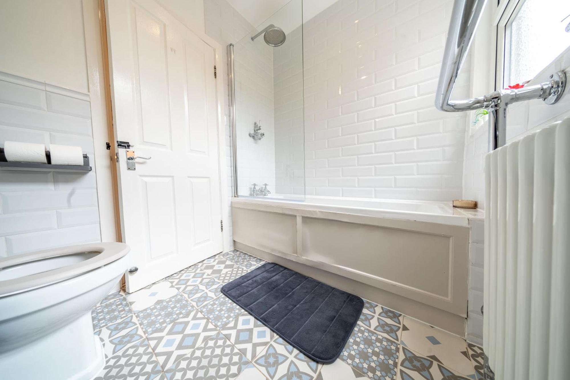Beautiful 2 Bedroom With Private Garden In Wimbledon - Minutes From Central Лондон Екстериор снимка